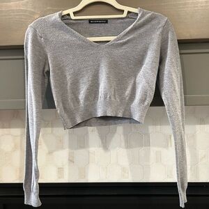 Brandy Melville Gray V-Neck Cropped Sweater